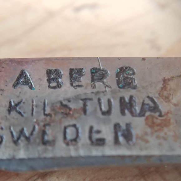 Vintage E A Berg Straight Razors with leather case - Picture 9 of 13